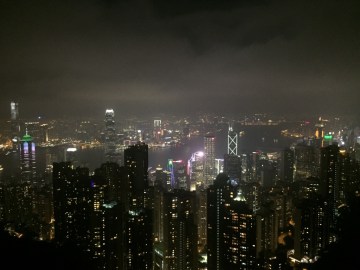 victoria peak, hong kong, the peak mall, bubba gump restaurant view