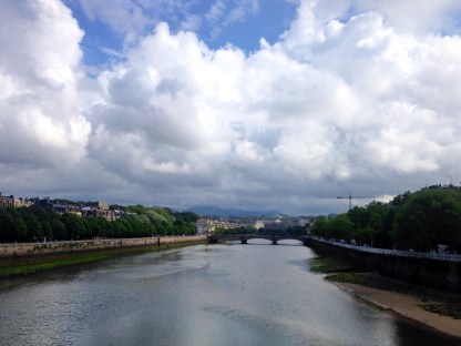 urumea-river-san-sebastian-donostia-bask-bolgesi-ispanya