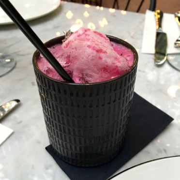 roomrumours-istanbul-nisantasi-basak-dizer-deniz-marsan