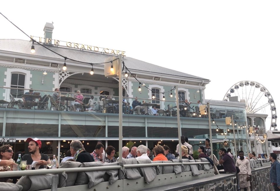 Life Grand Cafe (Cape Town, Güney Afrika, South Africa)