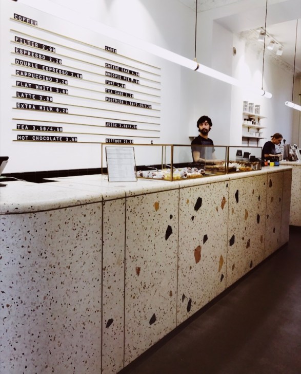 Five Elephant Berlin Mitte kahveci